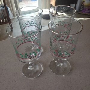 Set of 4 Arby's Libbey Christmas goblets